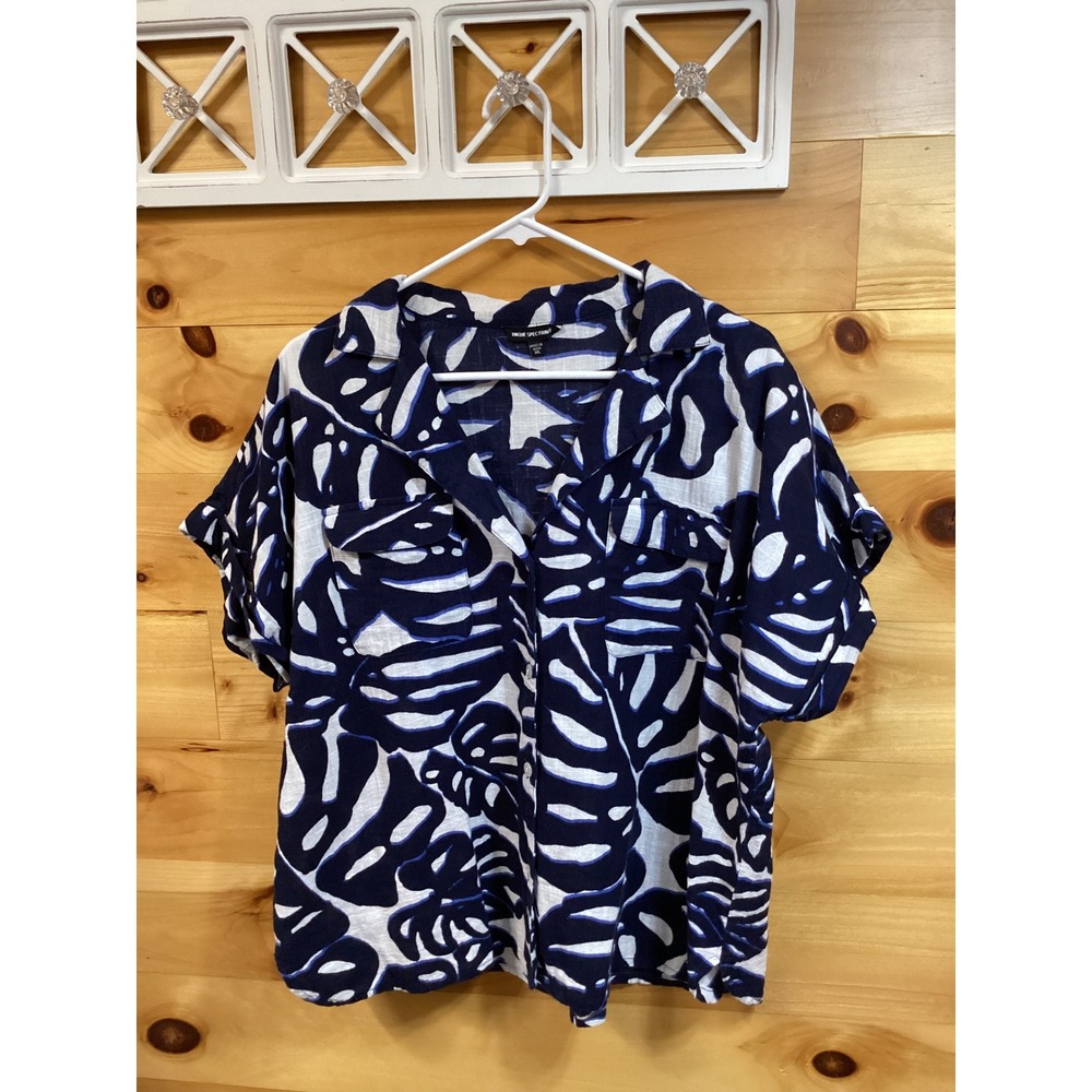 Unique Spectrum XL Blue White Tropical Monstera Leaf Cotton Button Up Shirt